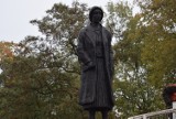 Aleksandra Piłsudska doczekała się pierwszego w Polsce pomnika. Stanie on na parkingu na skraju Parku Konstytucji 3 Maja
