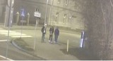 Kto zniszczył stajenkę w Jastrzębiu-Zdroju. Rozpoznajesz tych mężczyzn? Policja prosi o pomoc