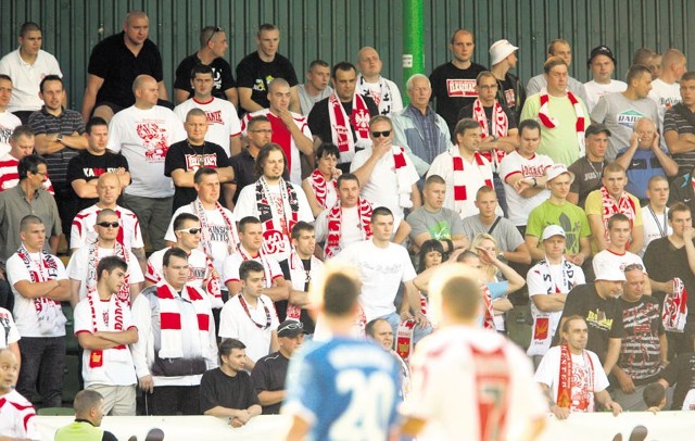 Na mecz z Lechem Poznań dystrybucją biletów zajmowało się Stowarzyszenie Kibiców ŁKS. Na trybunach zasiadło ok. 500 sympatyków ŁKS