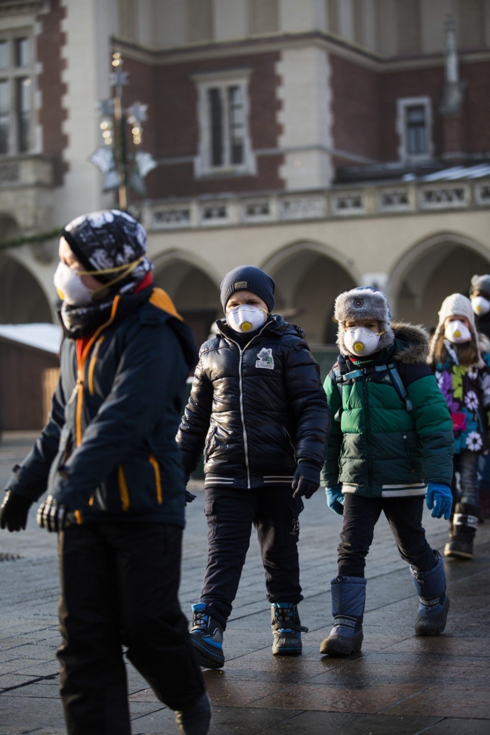 Maski antysmogowe nie chronią nas przed zanieczyszczeniami. Porażające  wyniki kontroli UOKiK | Kraków Nasze Miasto