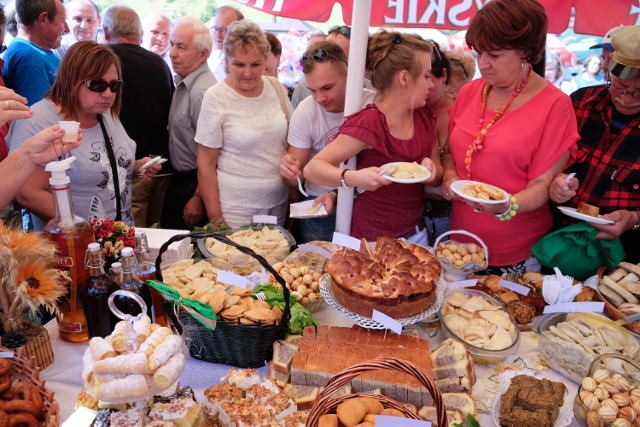 W niedzielę w Huwnikach w powiecie przemyskim, odbył się VI Festiwal Smaków Wyszehradzkich. Regionalne jadło i rękodzieło zaprezentowała gmina Fredropol oraz jej zagraniczni partnerzy: Ohradzany, Lubisa, Hankovce, Zbrojne (Słowacja), Pusztadobos, Békésszentandrás (Węgry), Sokilnyky, Solanuwatka i Niżankowice (Ukraina).

W Przemyślu otwarto tor do miniżużla. To pierwsza tego typu inwestycja na Podkarpaciu