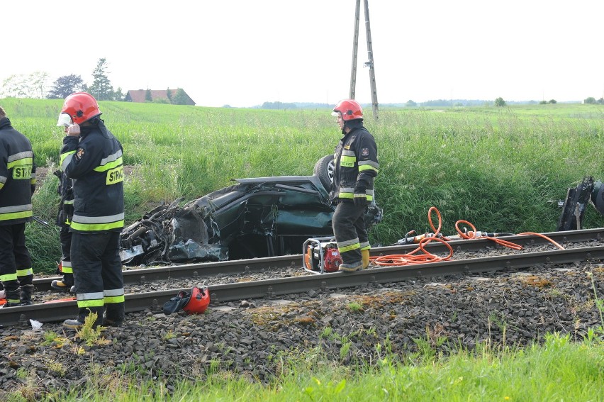 Audi A-6, którym jechał mężczyzna zostało zmiażdżone