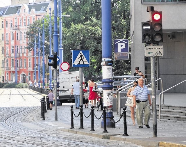 Strefa Tempo 30 - Mieszkańcy proponują np. likwidację świateł na Podgórnej