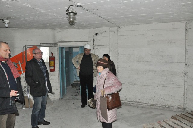 Bogusław Sobala (od lewej), Jerzy Bac (w środku) we wtorek znów zwiedzili wnętrze bunkra