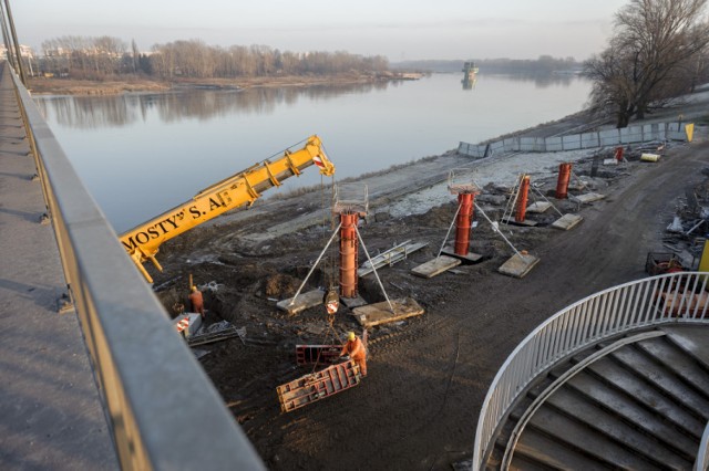 Ruszyła budowa kładki rowerowej pod mostem Łazienkowskim