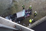 Wypadek pod Brzezimierzem: Pięć osób rannych. Volvo uderzyło w wiadukt
