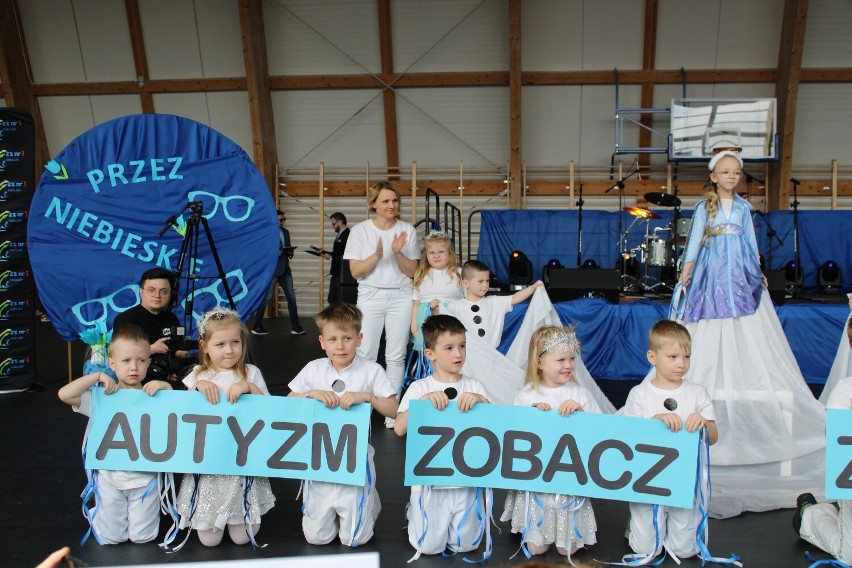 W Wieluniu zorganizowano I talent show "Przez Niebieskie Okulary"  ZDJĘCIA,WIDEO
