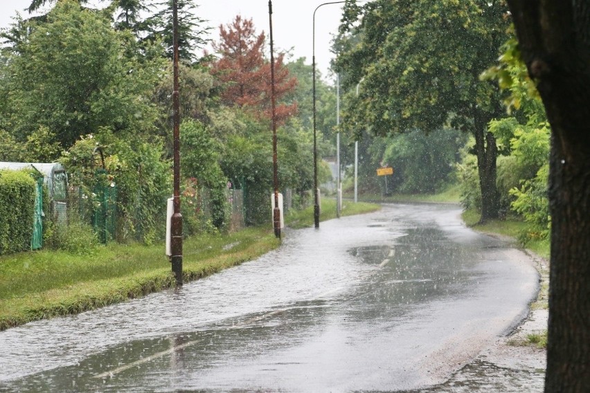 Ulice po deszczu we Wrocławiu wyglądają tak... [ZDJĘCIA]