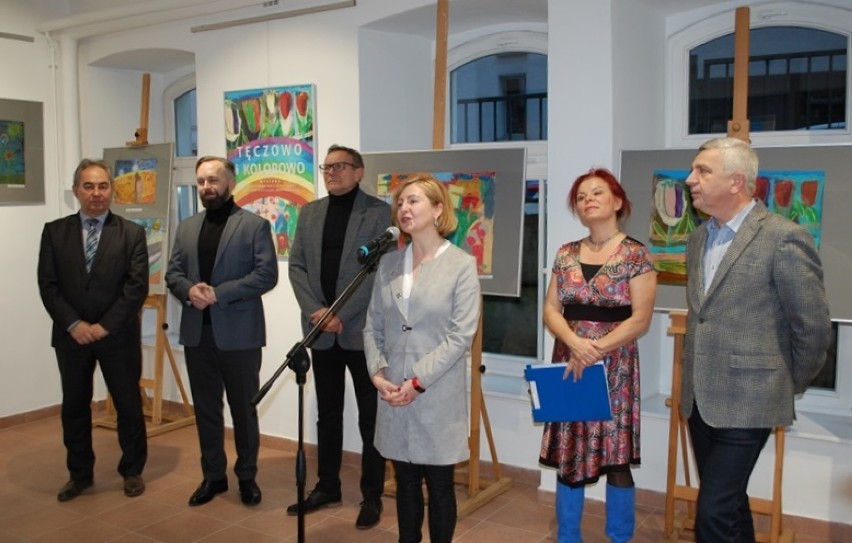 MDK w Kaliszu zaprasza na wystawę grupy plastycznej "Tęcza"...