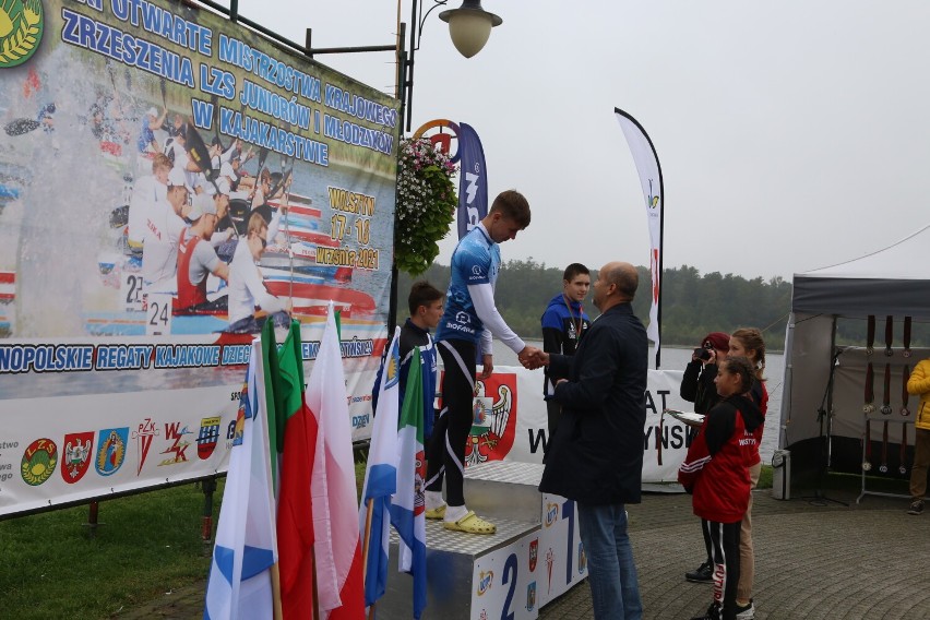 Na wodach Jeziora Wolsztyńskiego odbyły się dzisiaj XXI Otwarte Mistrzostwa Krajowego Zrzeszenia LZS Juniorów i Młodzików w Kajakarstwie.