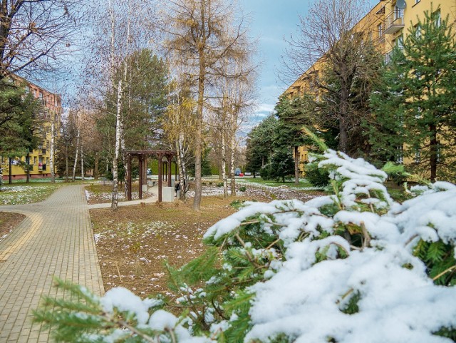 Przy ul. Konopnickiej w Gorlicach powstała osiedlowa strefa ciszy