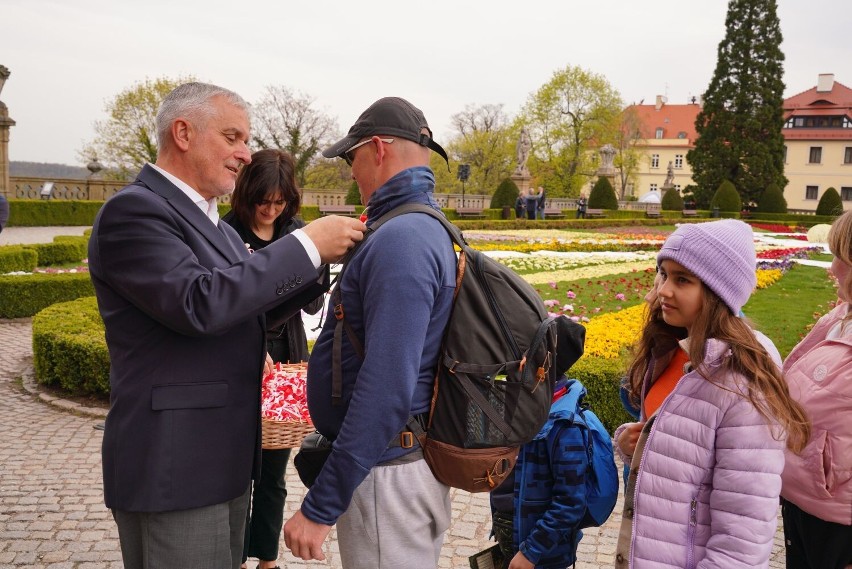 Czwarty dzień Festiwalu Kwiatów 2023 to również Dzień Flagi...