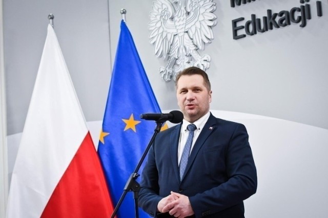 Minister Przemysław Czarnek odniósł się do kryteriów przyznawania pieniędzy w konkursie „Rozwój potencjału infrastrukturalnego podmiotów wspierających system oświaty i wychowania”. Dotację otrzymała także jedna organizacja z Włocławka.