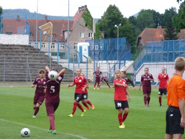 AZS PWSZ Wałbrzych pokonał w meczu sparingowym AZS Wrocław 1:0.