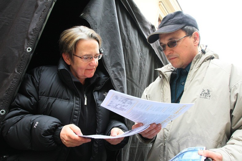 Ekipa filmowa odwiedziła Piotrków. Kręcono ujęcia do filmu "W ciemności" Agnieszki Holland.