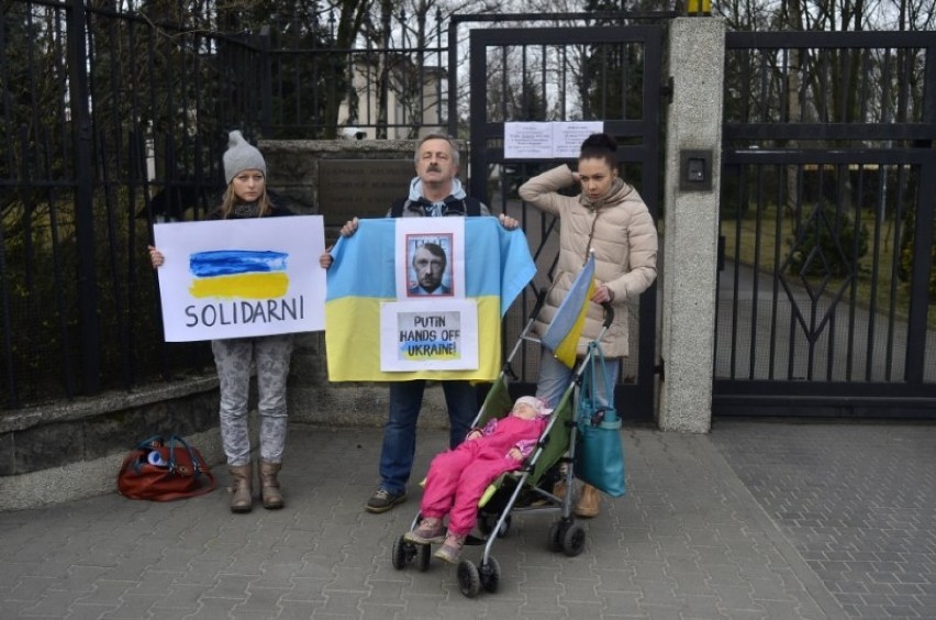 Protest pod konsulatem Rosji w Poznaniu
