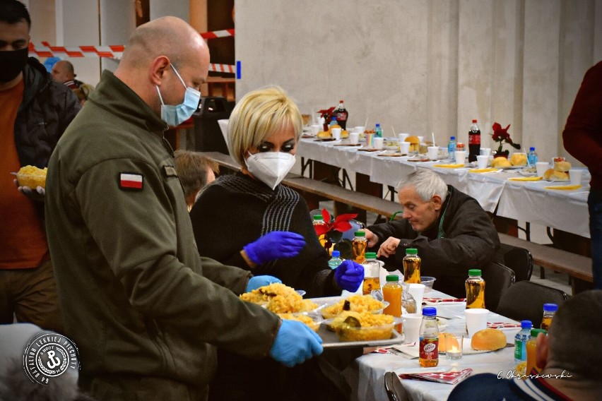 Terytorialsi pomagali przy wigilii w Sanktuarium Bożego Miłosierdzia