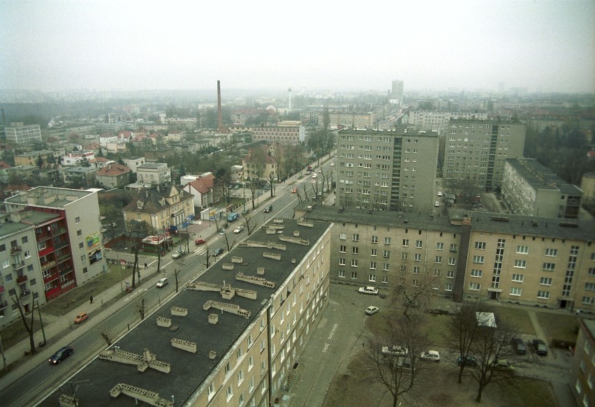Oto Poznań 2001 roku. Miasto bardzo się zmieniło od tego...