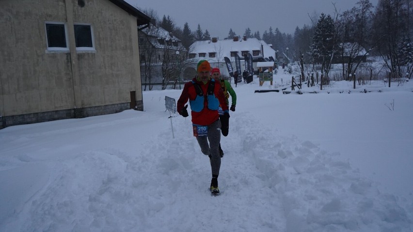 Zakończył się VIII Zimowy Półmaraton Gór Stołowych w Karłowie. Zobacz zdjęcia! 