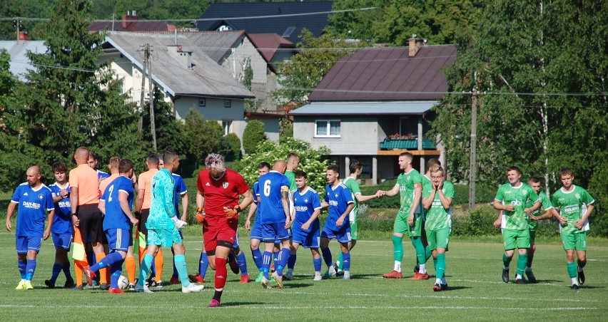 Bezbramkowy remis Tempa Nienaszów z Przełęczą Dukla. Wiktor Cyran zatrzymał napastników dukielskiej drużyny