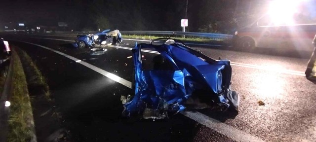 Wypadek w Orawce. Auto rozpadło się na pół