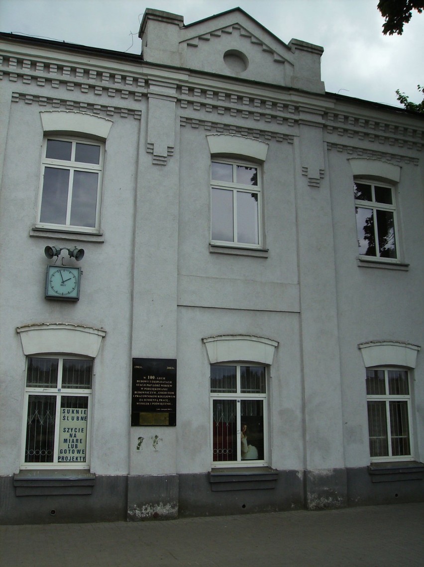 W 1915 roku, Widzew włączono do Łodzi, nazwę stacji...