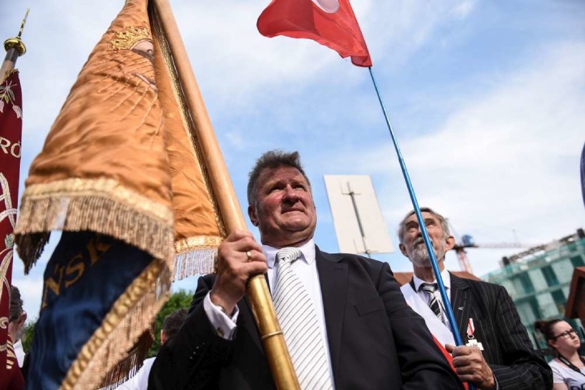 Uroczyste poświęcenie pomnika zgromadziło tłumy wiernych