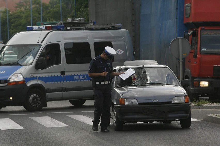 Wypadek w Legnicy na ulicy Wrocławskiej