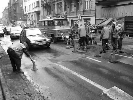 Czy po wprowadzeniu wyższego VAT-u w Katowicach będzie się remontowało mniej dróg? Fot: Marcin Tomalka