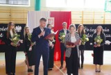 Tegoroczni maturzyści z Powiatowego Zespołu Szkół w Sierakowicach odebrali świadectwa