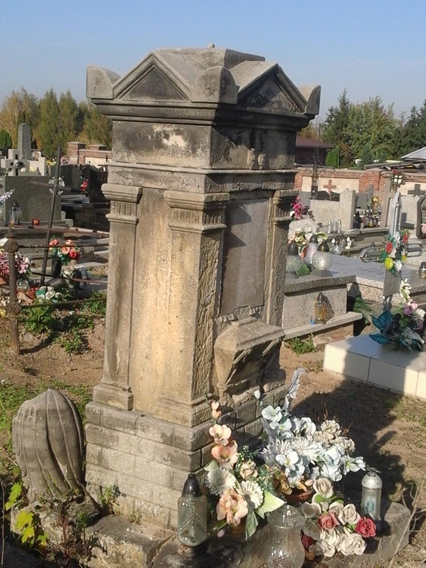 Siedem zabytkowych nagrobków z cmentarza w Kraśniku wymaga renowacji. Sprawdź, które i zobacz zdjęcia