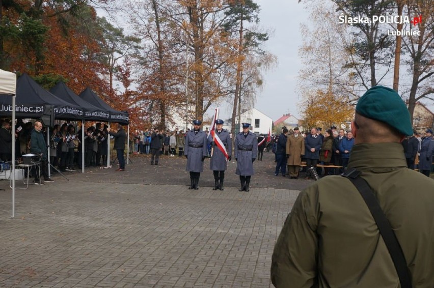 Święto 11 listopada w Lublińcu. Władze i mieszkańcy złożyli hołd na cmentarzu wojskowym