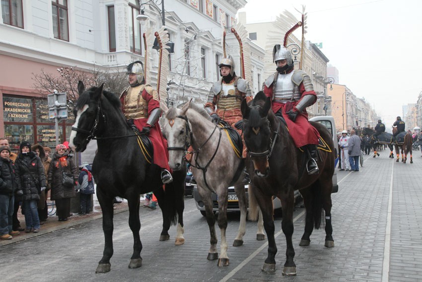 Szarża i parada koni na Piotrkowskiej