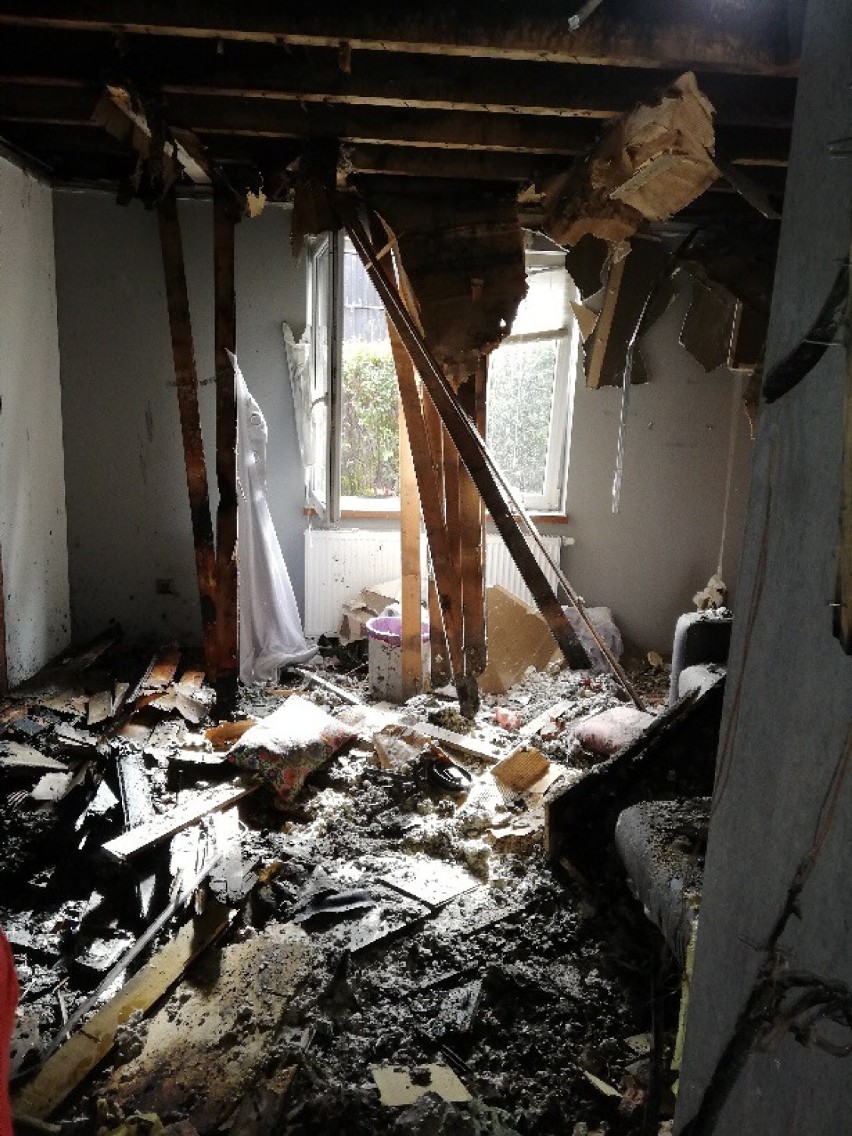 W pożarze stracili dom. Rodzina policjanta z Rudy Śląskiej potrzebuje pomocy. ZDJĘCIA