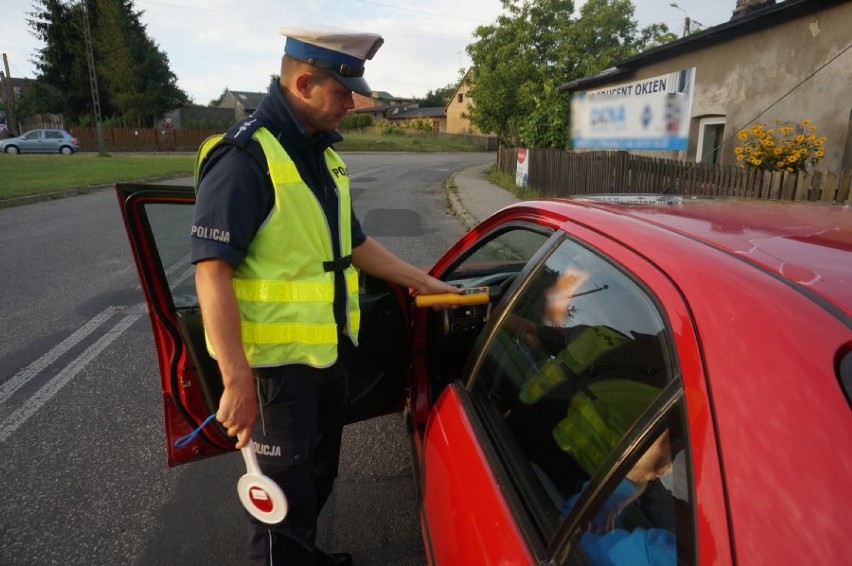 Kłobuck: Policja kontroluje trzeźwość kierowców [FOTO]