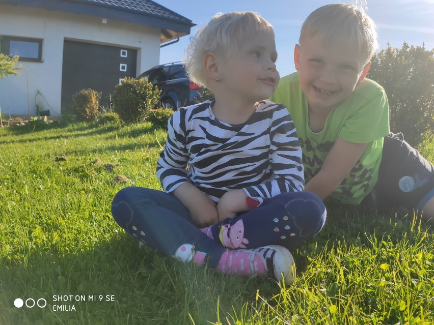 Dzieci EMilii: Eliza - lat 3 i Maciej - lat 9