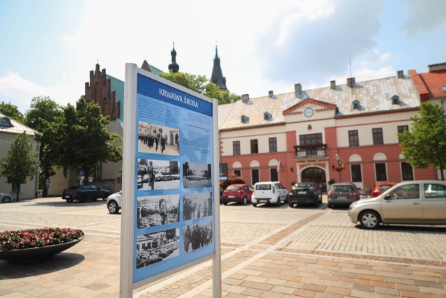 Na Rynku w Olkuszu stanęła plenerowa wystawa pod tytułem „Olkuscy Żydzi”