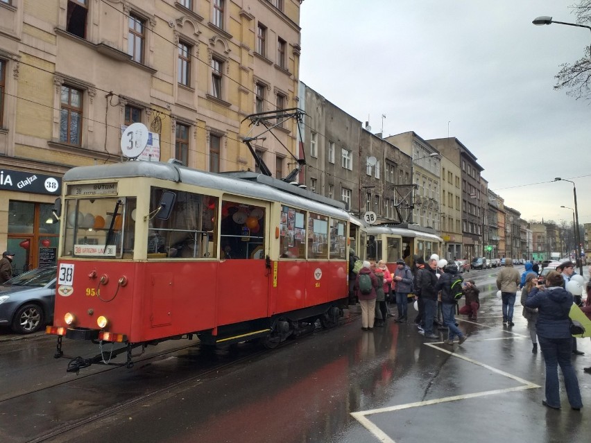 38. urodziny linii tramwajowej nr 38 na ul. Piekarskiej w...