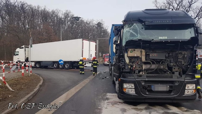 Zderzenie dwóch ciężarówek w Czaczu. Kierowcy byli trzeźwi 