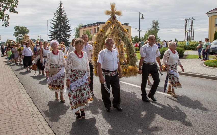 Po raz dwudziesty pierwszy rolnicy z powiatu konińskiego wspólnie obchodzili Dożynki powiatowe w Wierzbinku .