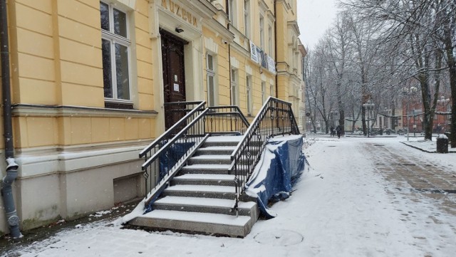 Nowe schody od strony deptaka wieńczą modernizację i rozbudową Muzeum Ziemi Lubuskiej w Zielonej Górze