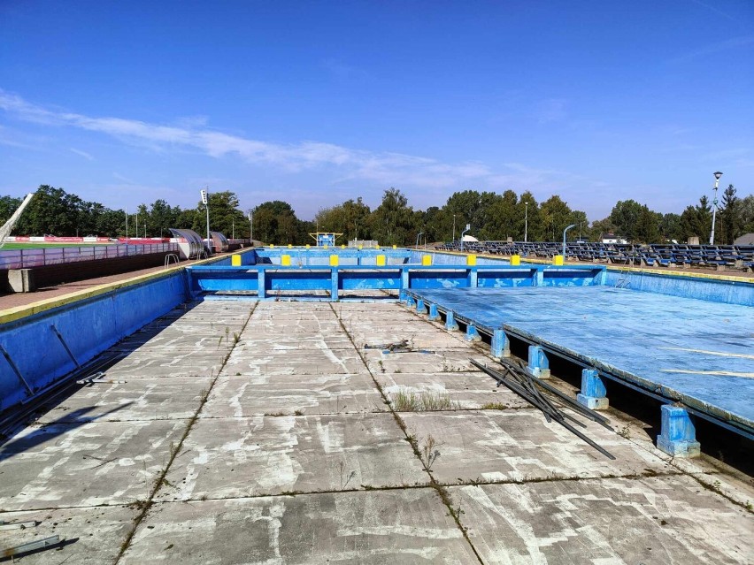 14,5 mln zł będzie kosztował gruntowny remont niecek basenów...