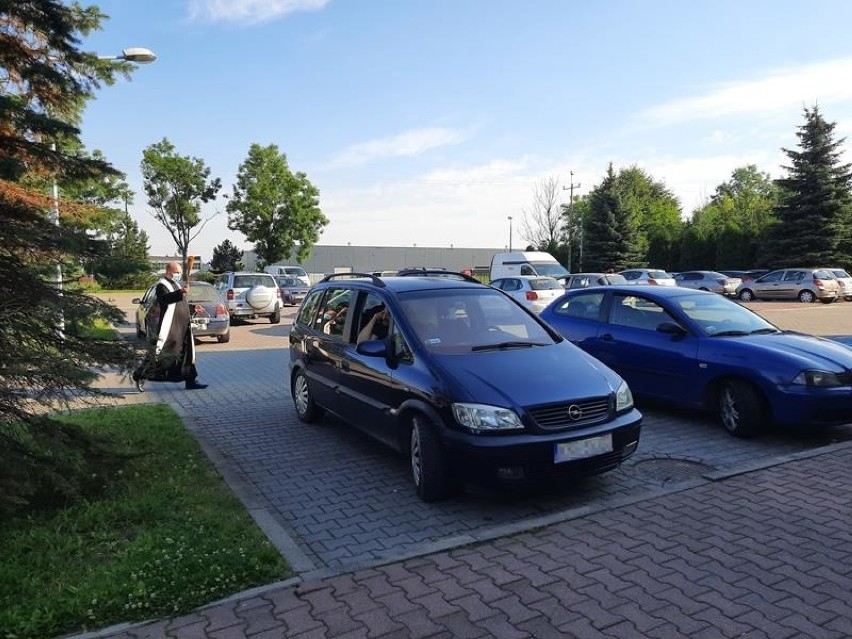 Nowy Sącz. Z okazji „św. Krzysztofa” poświęcono auta egzaminacyjne w Małopolskim Ośrodku Ruchu Drogowego