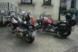 Rajd motocykli w Płocku. Zabytkowe maszyny na Starym Rynku [ZDJĘCIA]
