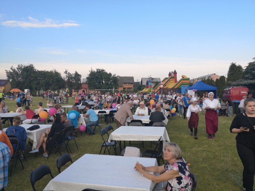 Majówka jak za dawnych lat... Tak się bawiły Poddębice