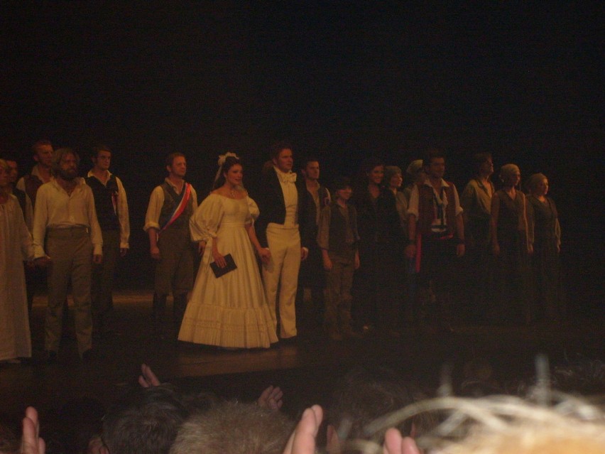Finał "Les Miserables" w Teatrze Muzycznym Roma w Warszawie.