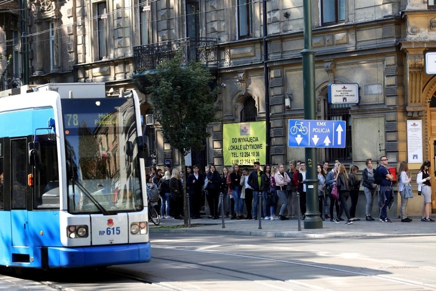 Prezydent Krakowa na początku roku wraca do tematu podwyżek cen biletów MPK i opłat za parkowanie. Radni są przeciwni