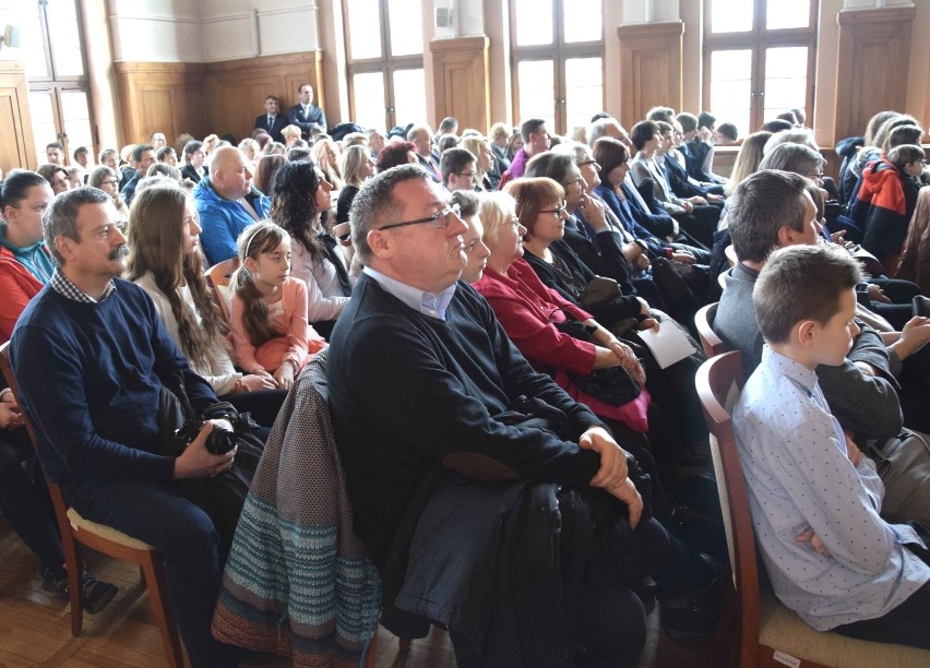 Stypendia burmistrza Malborka 2017 przyznane. 62 uczniów wyróżnionych za wyniki w nauce