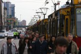 Wypadek na Woronicza. Stoją tramwaje 