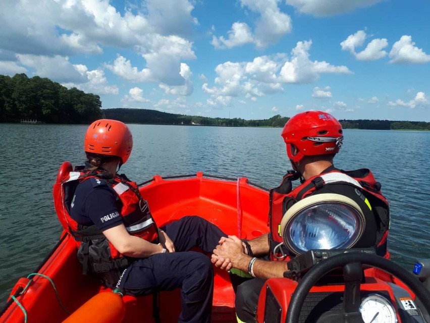 Wspólne patrole straży i policji na naszych jeziorach [FOTO]